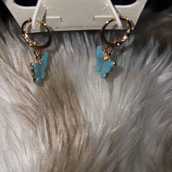 Aqua butterfly 🦋 earrings - Picture 2 of 2
